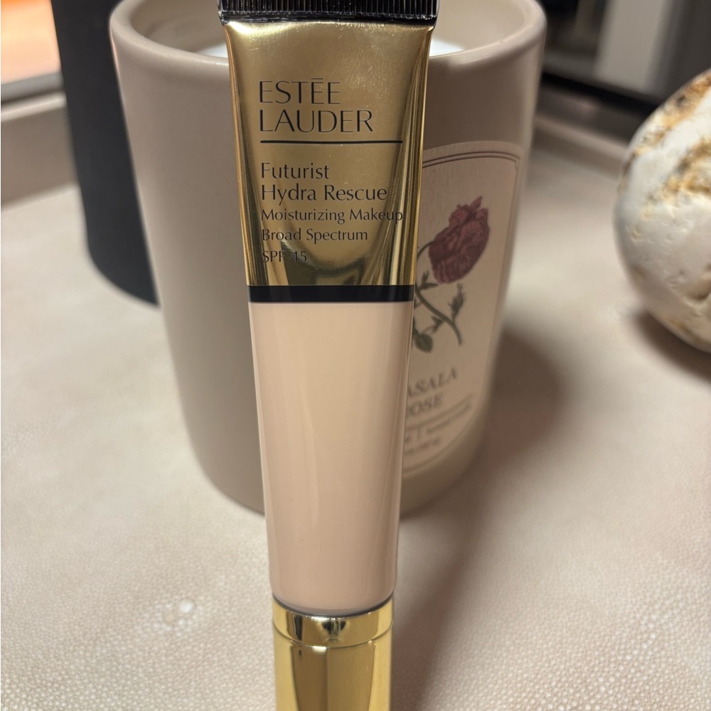 Estee Lauder Futurist Hydra Rescue Foundation - Fresco 2C3